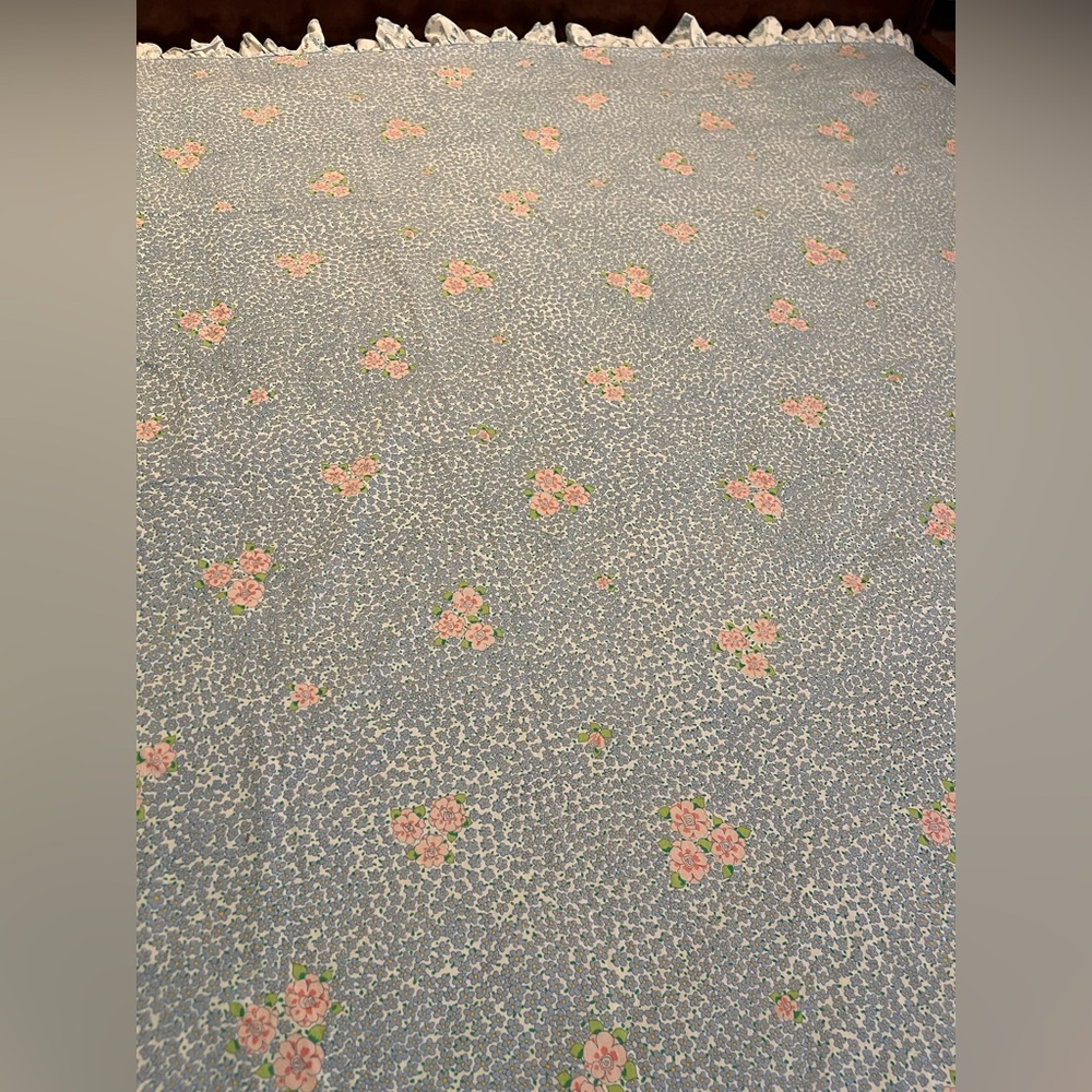 Martex Barbara Brody blue floral ruffle‎ full flat sheet 50/50 cotton Dacron 80s